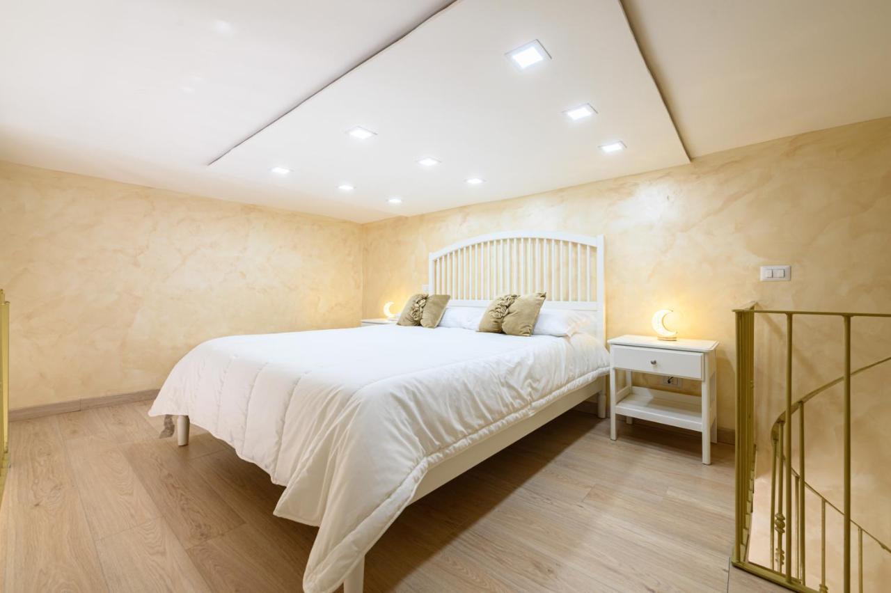La Magnifica Napoli Apartments Gold House Luaran gambar