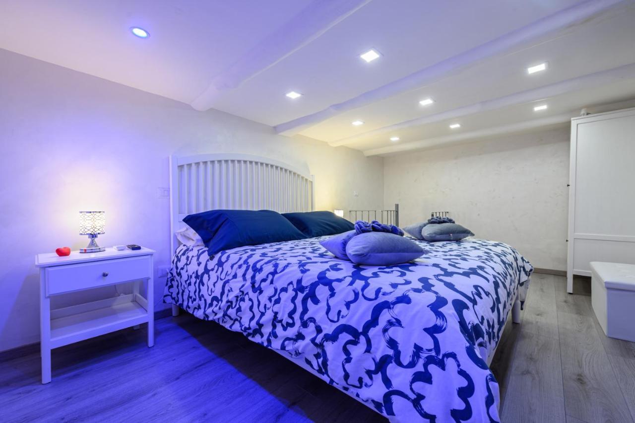 La Magnifica Napoli Apartments Gold House Luaran gambar
