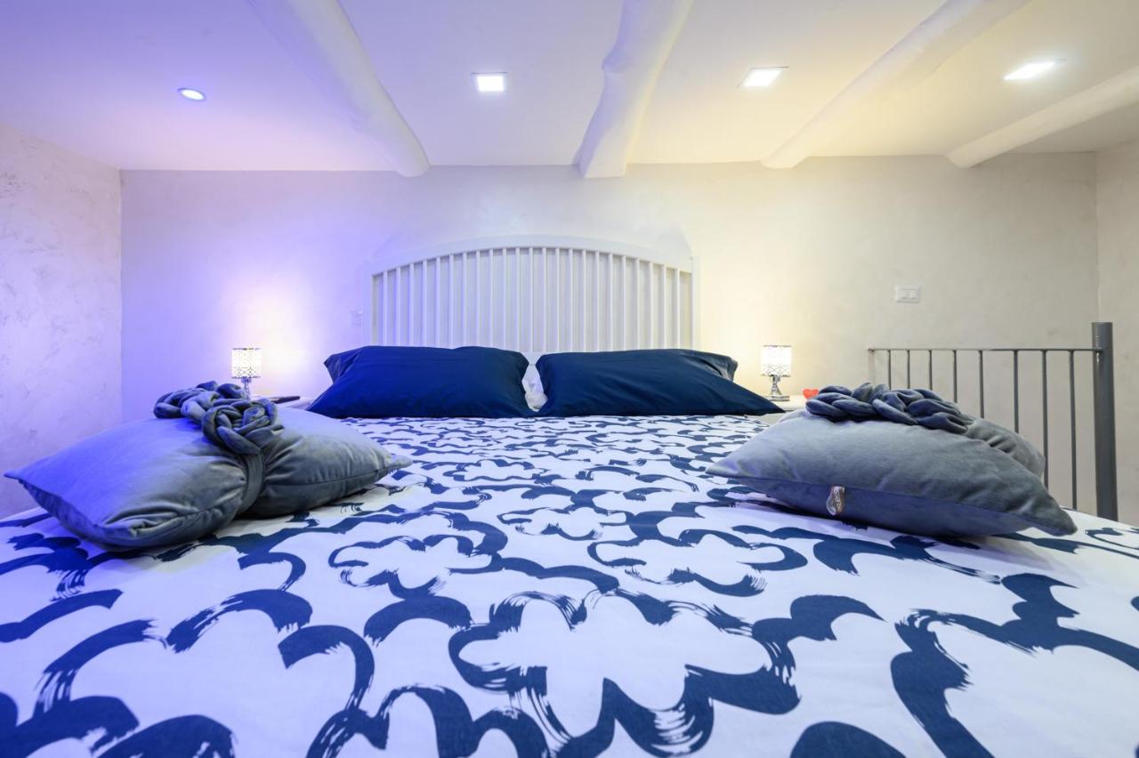 La Magnifica Napoli Apartments Gold House Luaran gambar