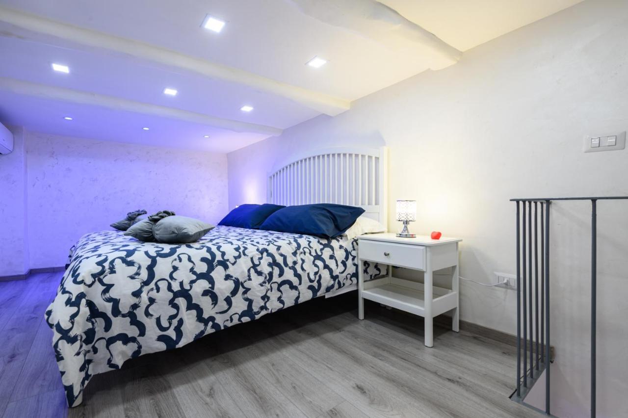 La Magnifica Napoli Apartments Gold House Luaran gambar