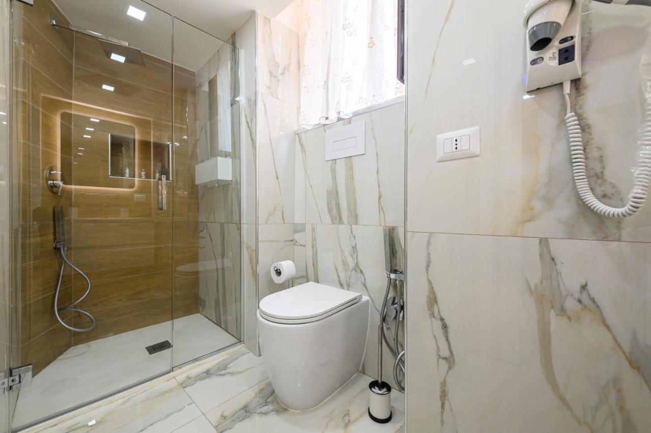 La Magnifica Napoli Apartments Gold House Luaran gambar