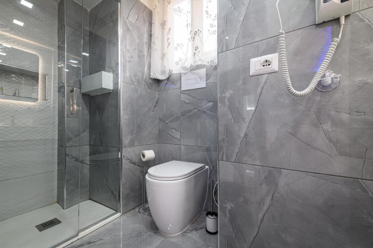 La Magnifica Napoli Apartments Gold House Luaran gambar